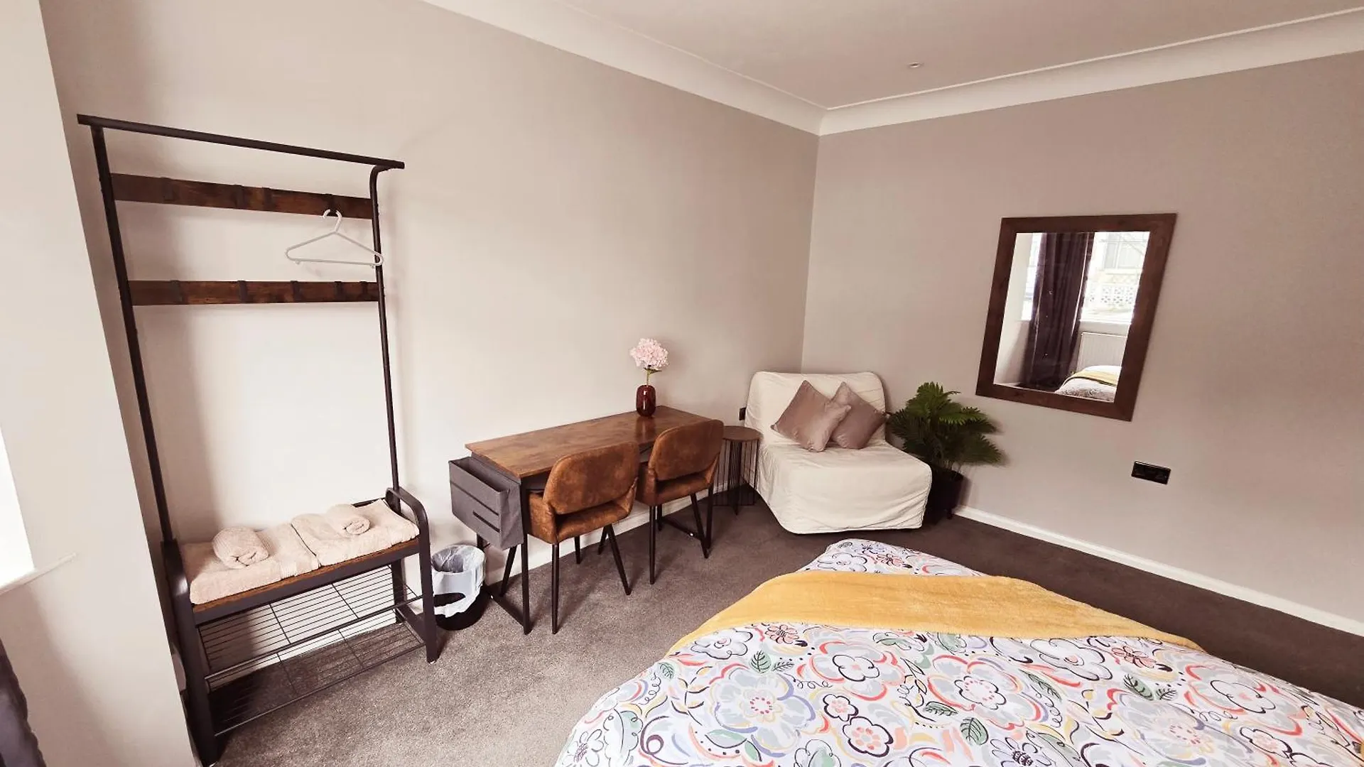 Alross Guest House With Breakfast Free Londra