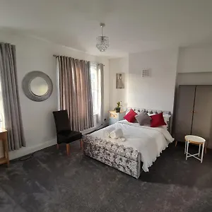  Holiday home 3-bed House In Self-contained In Ladywell