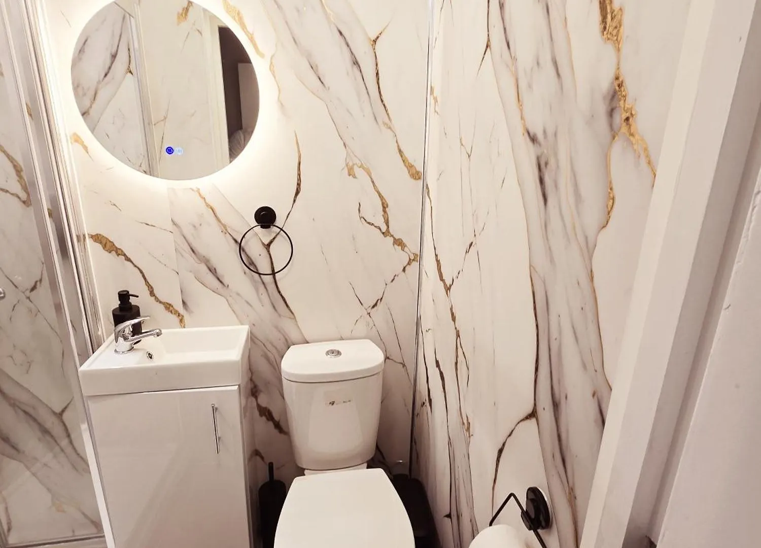 Alross Guest House With Breakfast Free London United Kingdom