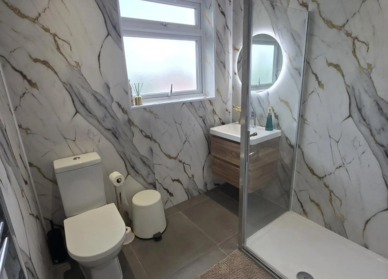 Alross Guest House With Breakfast Free London